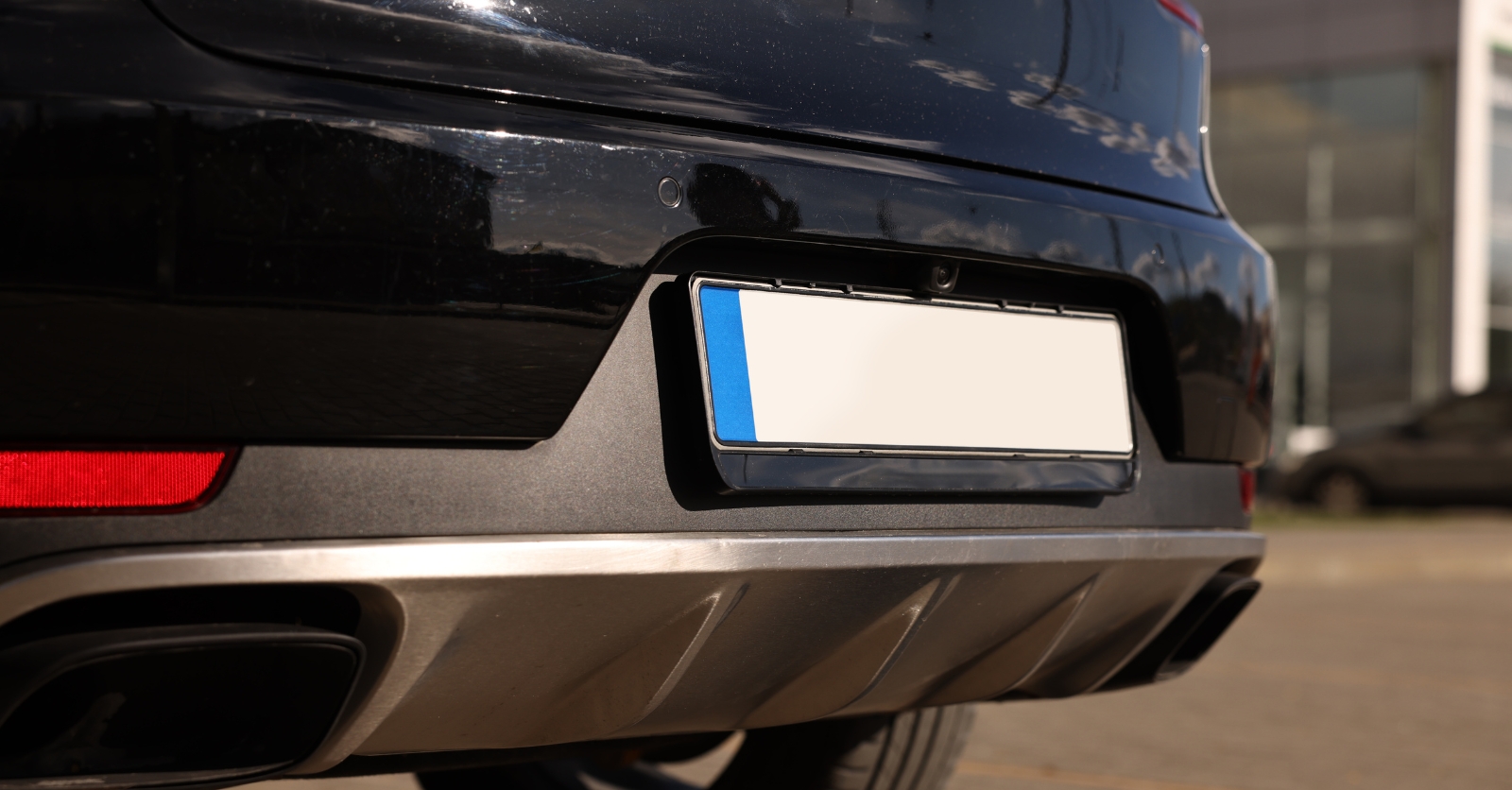 Proyecto | Reconocimiento de matrículas vehiculares con Yolo B8 y AWS | Simón Rincón